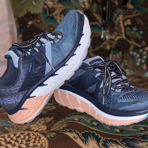 Hoka Women’s Gaviota 2